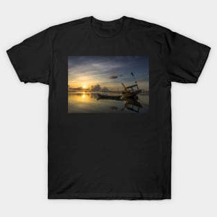 SUNSET AND BOATS ON THE SEA DESIGN T-Shirt